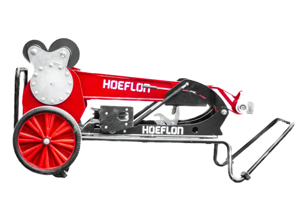 Fléchette Jib 9 HOEFLON repliée sur son chariot de transport, vue de profil, poulie de guidage à l'avant.