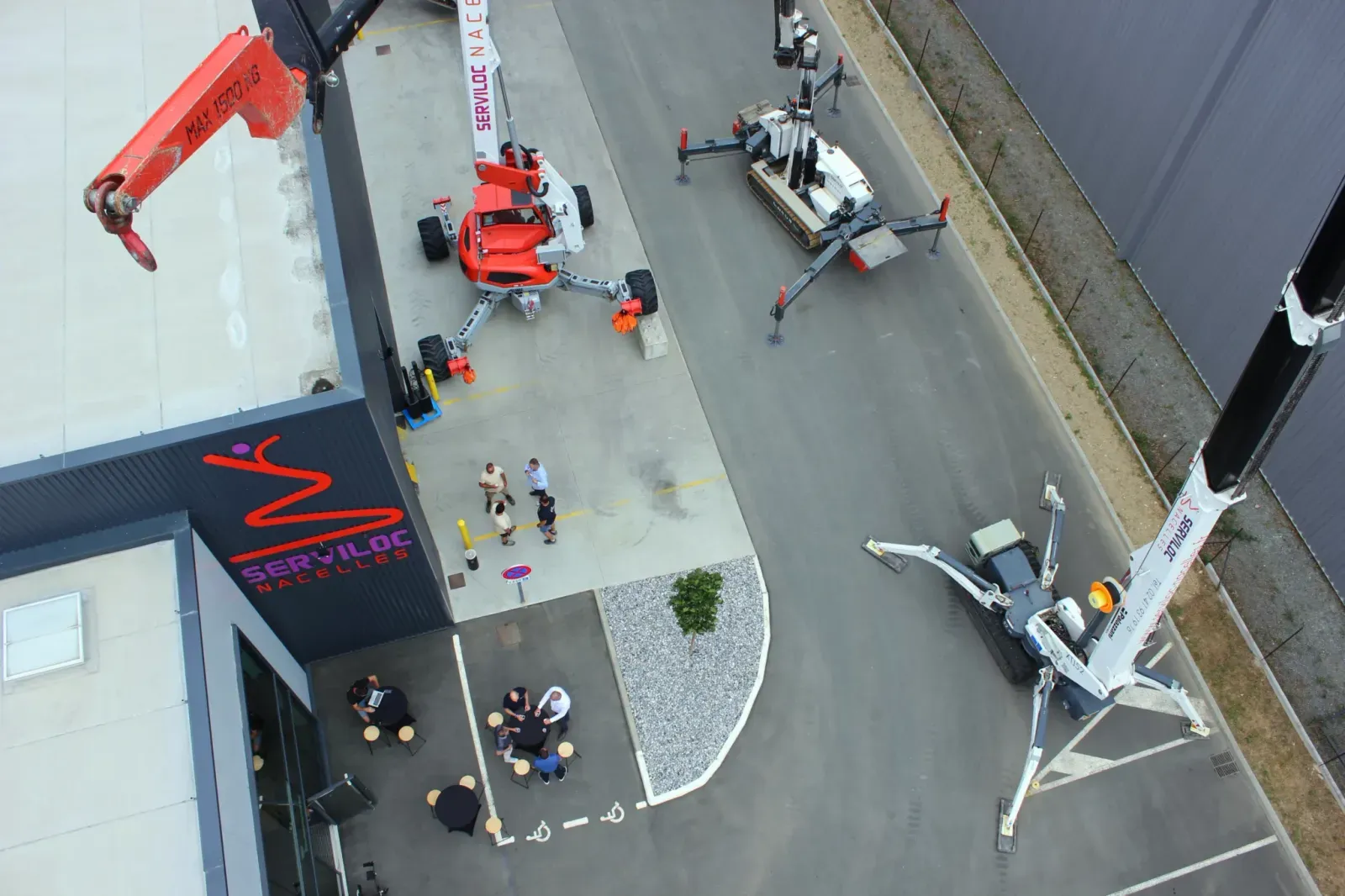 Vue aérienne depuis la nacelle Serviloc lors des Portes Ouvertes PRO2MAT 2025