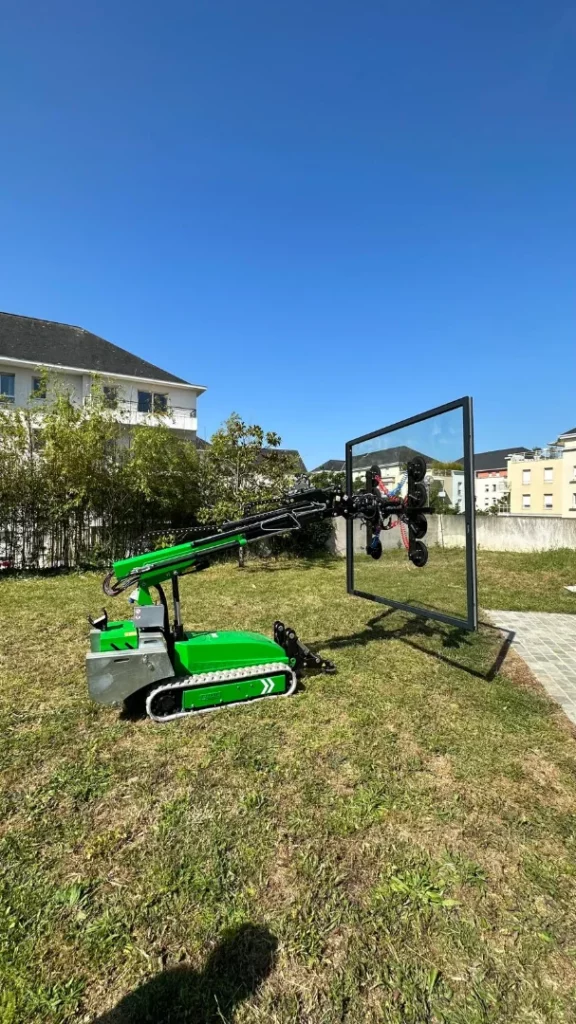 Befard XGRe 800 Pro2Mat manipulant une vitre, matériel de levage occasion idéal pour vos chantiers